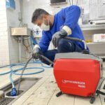 robotla tuvalet tıkanıklığı açma